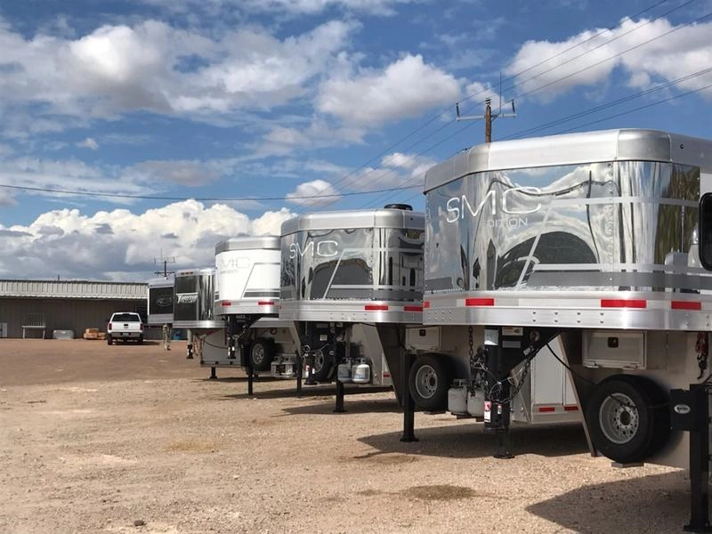 Read more about the article Bumper Pull vs. Gooseneck Trailers: Which One is Right for You?